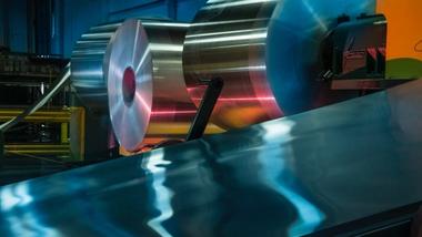 ภาพของโรงงานซึ่งเน้นที่เครื่องจักรการผลิต