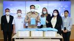 ภาพผู้บริหารของยูนิลีเวอร์บริจาคชุด CPE ให้แก่กระทรวงสาธารณสุข