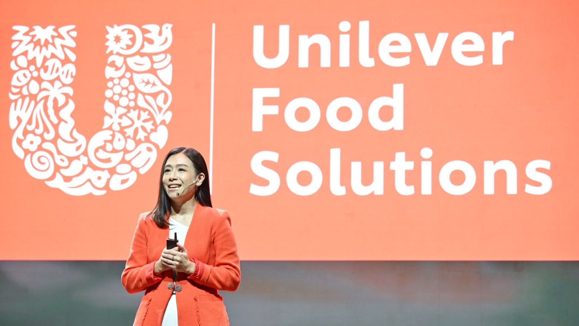 นางสาวกุลนิภา เลิศพิมลชัย กรรมการผู้จัดการ ยูนิลีเวอร์ ฟู้ด โซลูชั่นส์ ประเทศไทย