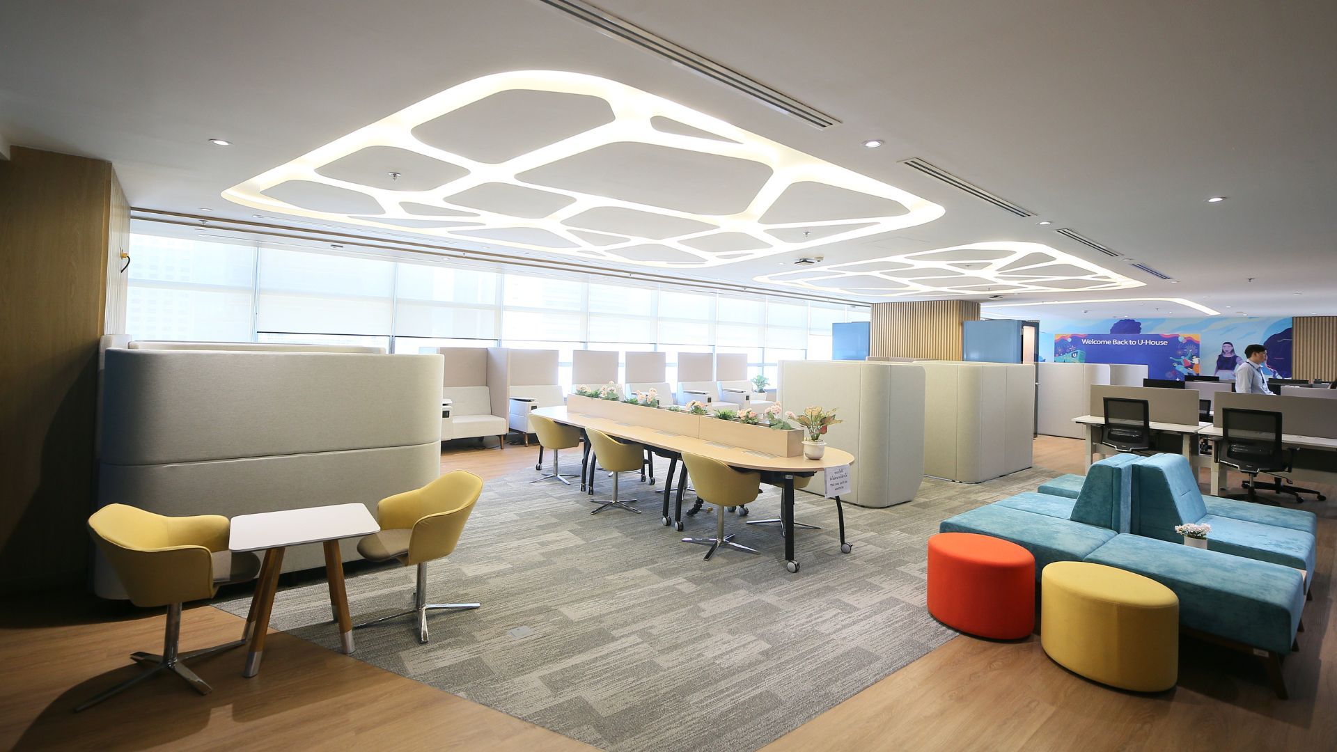 ปลอดล็อกศักยภาพการทำงานกับ Work Station ที่มีอุปกรณ์ครบครัน