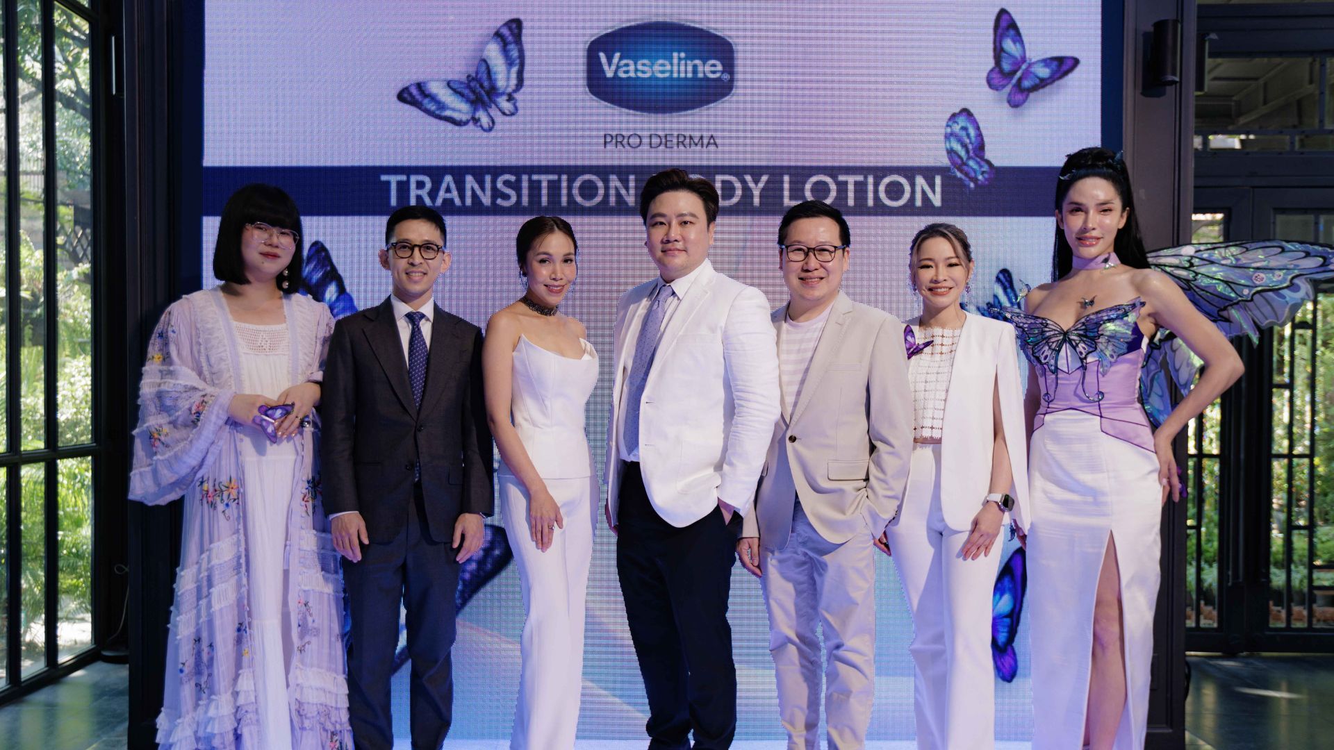 วาสลีนเปิดตัวผลิตภัณฑ์เพื่อดูแลผิวผู้หญิงข้ามเพศครั้งแรก