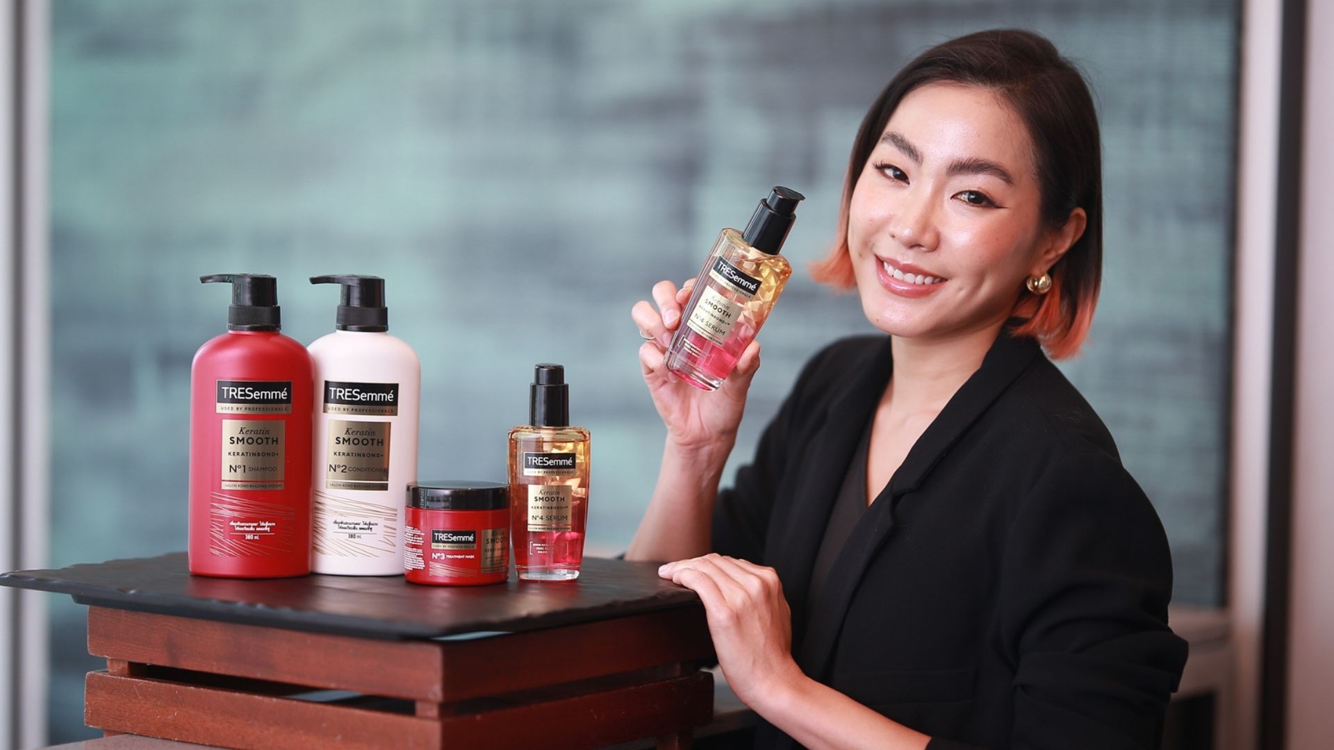 คุณปรีชญา สายวิไล ผู้จัดการตลาดผลิตภัณฑ์ดูแลเส้นผมแบรนด์เทรซาเม่